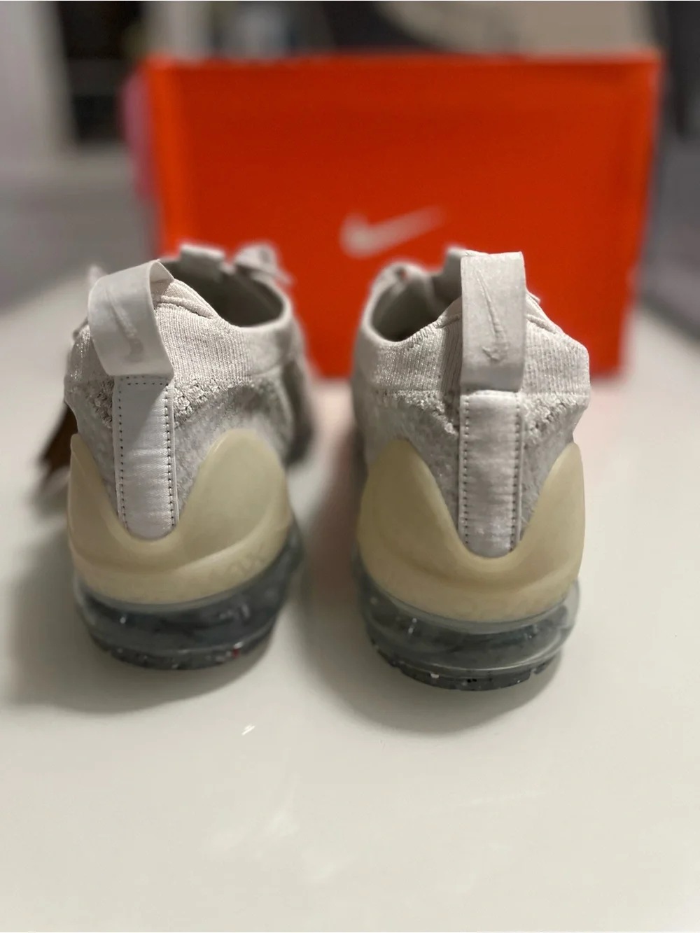 W Nike Air Vapor Max 2021 White Flyknit Sneakers with Translucent Air Sole